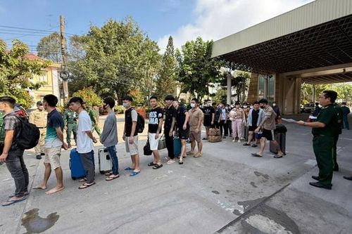 Trao trả gần 180 công dân Việt Nam liên quan đến công ty lừa đảo ở Campuchia