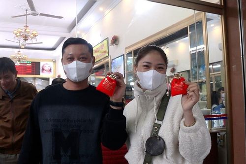 TP. Vinh: Vàng nhẫn được 'săn đón' trong ngày vía thần Tài