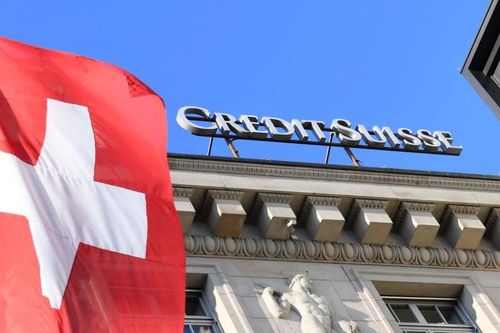 Hàng trăm nhà đầu tư nước ngoài kiện Thụy Sĩ về Credit Suisse