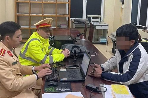 Tuyên Quang: Xử phạt tài xế xe đầu kéo cản trở đoàn xe ưu tiên