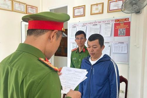 Bắt nhân viên nhà hàng dùng cồn y tế pha chế rượu làm 2 du khách tử vong