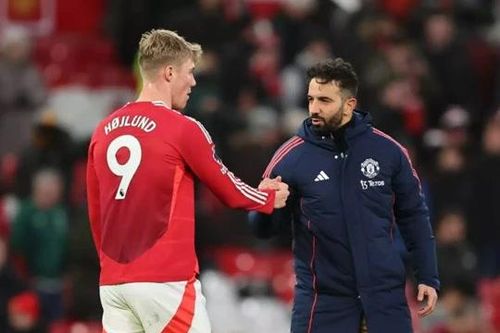 Rasmus Hojlund trên đường rời OTF, Manchester United rộng cửa chiêu mộ Harry Kane với giá rẻ khó tin