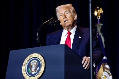 Ông Trump ký lệnh trừng phạt Tòa án Quốc tế