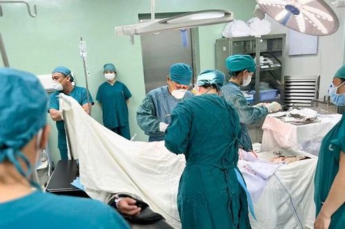 Phối hợp liên viện cứu sống sản phụ và bé suy tim nguy kịch