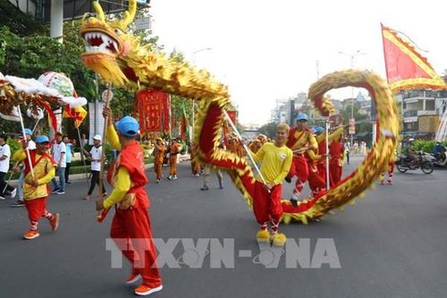 Đặc sắc Lễ nghinh thần trên đường phố