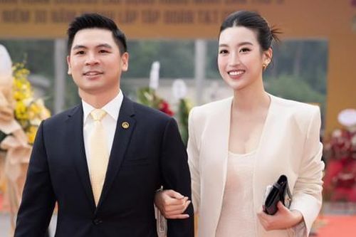 'Dâu nghìn tỷ' Đỗ Mỹ Linh mua bao nhiêu vàng trong ngày vía Thần Tài?