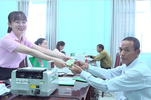 Giải ngân hơn 1,6 tỷ đồng cho người dân đầu năm mới