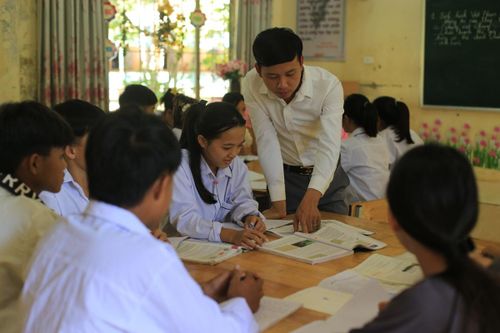Gắn bó với học sinh vùng cao
