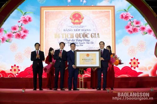 Khai mạc Lễ hội Đồng Đăng, khai trương Phố đi bộ Đồng Đăng năm 2025 và Lễ đón nhận Bằng xếp hạng di tích quốc gia 'Di tích lịch sử Pháo đài Đồng Đăng'