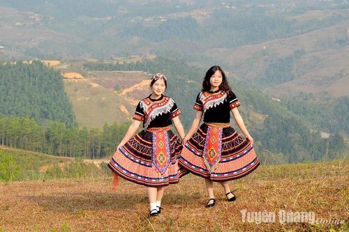 Xuân về bản Mông