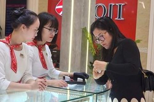 Sôi động thị trường ngày vía Thần tài