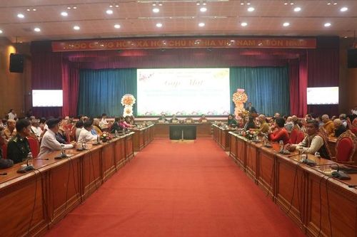 Bình Định: Gặp mặt đại diện nhân sỹ, trí thức, doanh nhân, chức sắc, tôn giáo, người có uy tín và kiều bào tiêu biểu