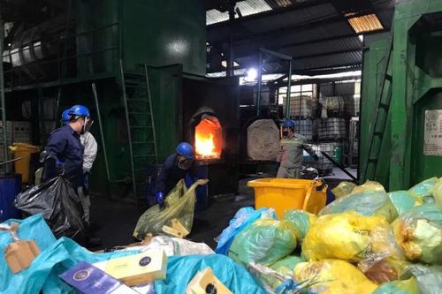 TP Hồ Chí Minh tiêu hủy hàng lậu, hàng giả dịp Tết Nguyên đán