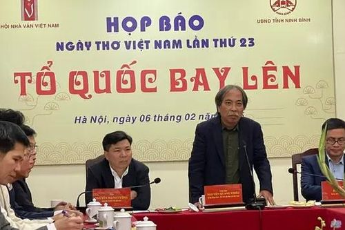 Ngày thơ Việt Nam 2025: 'Tổ quốc bay lên'