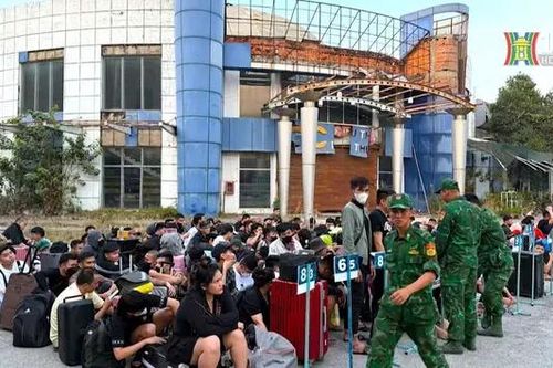 Tiếp nhận 177 người Việt Nam được trao trả từ Campuchia