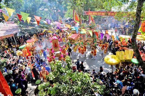 Khai hội đầu Xuân để trở về với chính mình