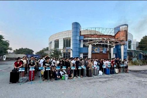 Tiếp nhận 177 công dân Việt Nam từ Campuchia, đa số làm ở công ty lừa đảo