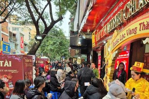 Ngày vía Thần Tài: Giao dịch nhộn nhịp, giá vàng tăng
