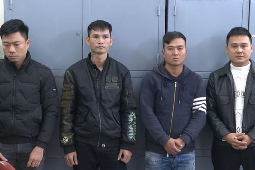 Nghi bị chơi bạc bịp, dùng súng đe dọa cướp hàng trăm triệu đồng