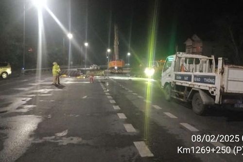 Hiện trường vụ lật xe làm 3 người tử vong ở Phú Yên