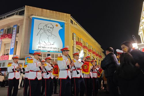 Đoàn Nghi lễ Công an Nhân dân biểu diễn ở Hồ Gươm đầu Xuân 2025