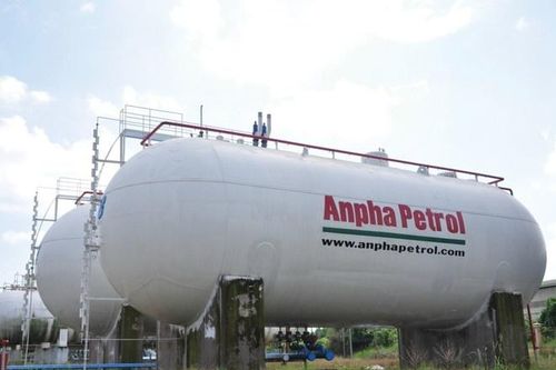 Một 'ông lớn' ngành gas phong tỏa tài khoản ngân hàng để kiện sếp cũ