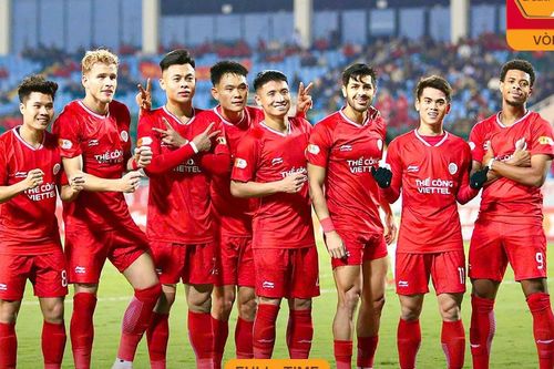 Thủ môn cao 1m91 của HAGL 2 lần bị ngoại binh chọc thủng lưới, Viettel bám đuổi ráo riết Nam Định