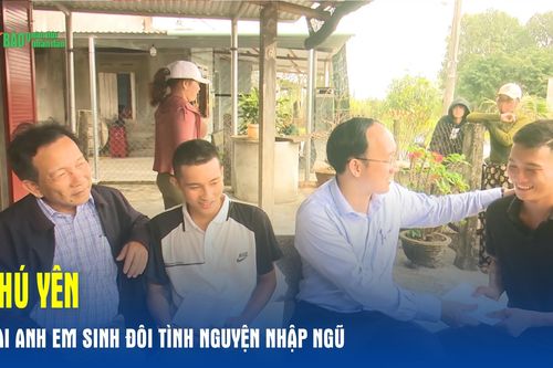 Phú Yên: Hai anh em sinh đôi tình nguyện nhập ngũ
