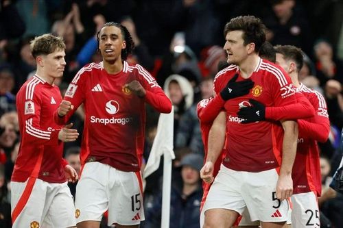 Maguire giúp Man.United đánh bại Leicester kịch tính