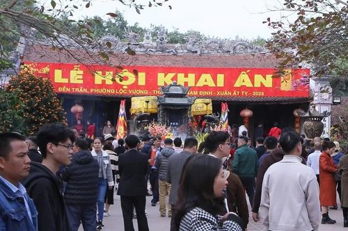 Hơn 2.500 công an bảo vệ an ninh Lễ khai ấn Đền Trần Nam Định