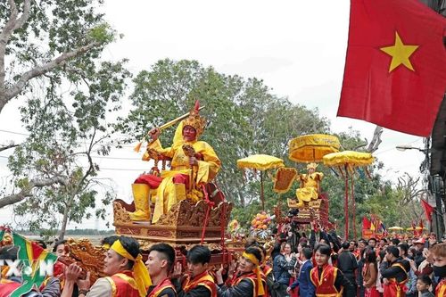 Hà Nội: Độc đáo Lễ hội 'rước Vua' 'rước chúa' ở đền Sái