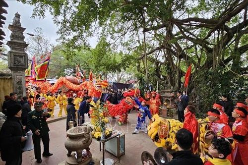 Khai hội Đền Phù Ủng nơi thờ Tướng quân Phạm Ngũ Lão hai lần đánh giặc Nguyên - Mông