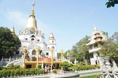 Khám phá chùa Bửu Long có kiến trúc Thái Lan độc đáo giữa lòng TP Hồ Chí Minh