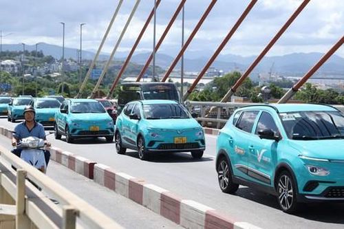 Taxi công nghệ: Từ Uber đến Xanh SM
