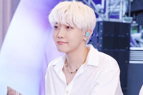 Vừa 'gia nhập' TikTok, J-HOPE bất ngờ bị chỉ trích 'dựa hơi' nghệ sĩ quốc tế