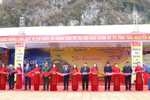 Thái Nguyên: Tổ chức thành công Lễ hội Lồng tồng ATK Định Hóa và Hội báo Xuân Ất Tỵ 2025