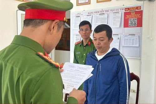 Quảng Nam: Khởi tố nhân viên nhà hàng dùng cồn y tế 70 độ pha chế rượu