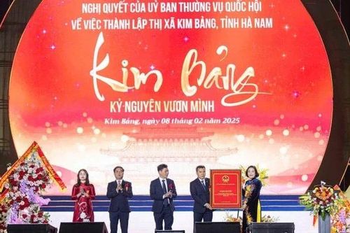 Phó Chủ tịch Quốc hội Nguyễn Thị Thanh: Kim Bảng phấn đấu trở thành vùng kinh tế xanh, phát triển bền vững xứng đáng với ý nghĩa 'Bảng vàng' như tên gọi