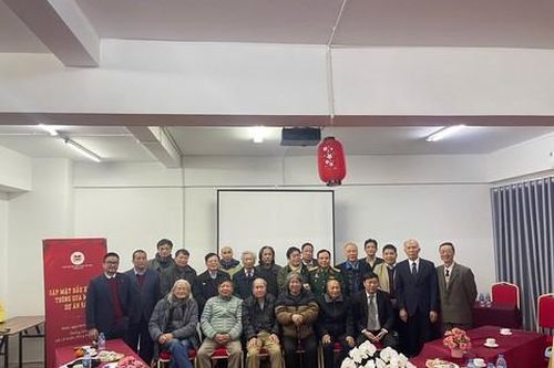 Gặp mặt đầu xuân các học giả, nhà văn và thông qua xuất bản các Dự án sách