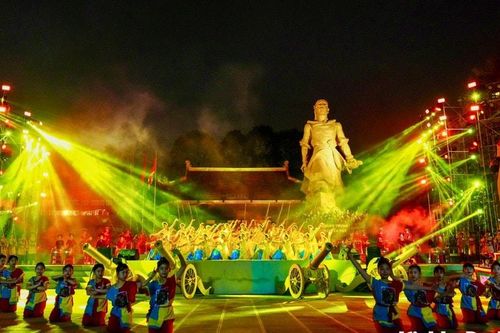 Xây dựng những nét mới văn minh trong lễ hội xuân