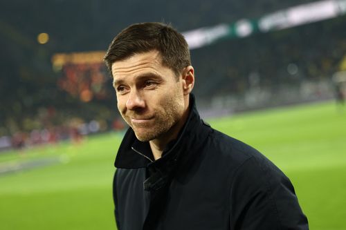 Xabi Alonso làm nên lịch sử