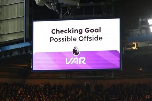 FA Cup dậy sóng vì VAR