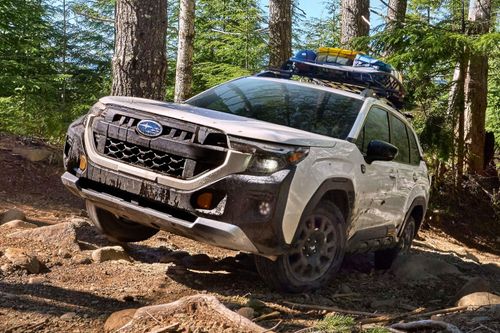 Chi tiết SUV địa hình Subaru Forester Wilderness 2026