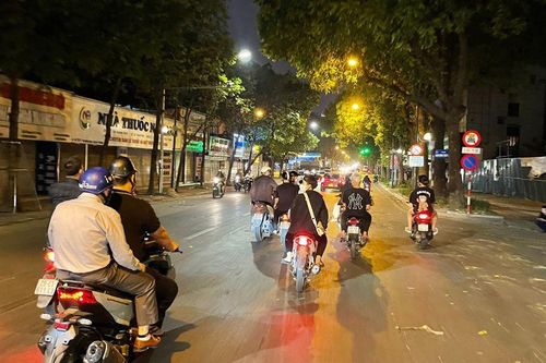 Hà Nội: Bắt giữ các đối tượng mang hung khí, hò hét, lạng lách trên đường