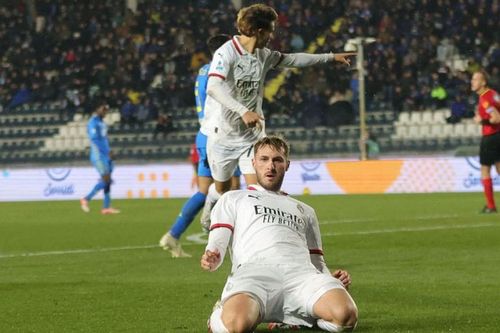 Tân binh tỏa sáng, AC Milan thắng ở Serie A trong trận đấu có 2 thẻ đỏ
