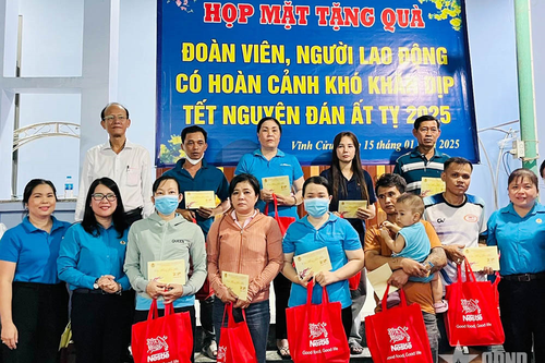 Phối hợp chăm lo, tạo môi trường làm việc thân thiện cho người lao động