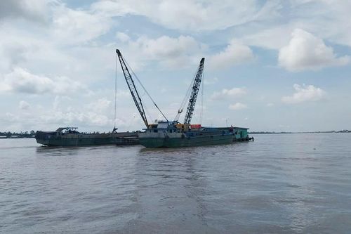 Bến Tre: Bàn giao 4 mỏ cát cho nhà thầu khai thác theo cơ chế đặc thù
