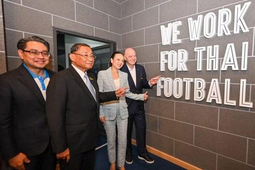FIFA khen ngợi bóng đá Thái Lan