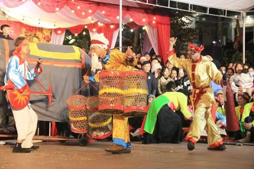 Hàng nghìn người chen chân tham dự Lễ hội bí ẩn bậc nhất Việt Nam