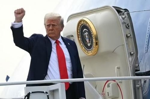 Tổng thống Trump nói sẽ không trục xuất Hoàng tử Harry về nước